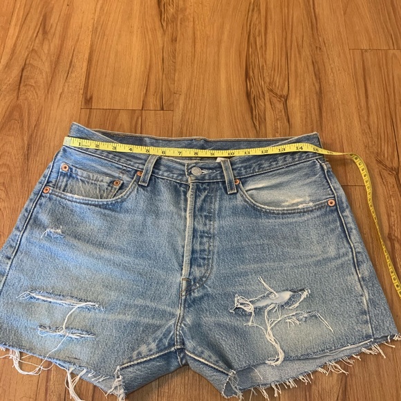Levi’s 501 Distressed High Rise Jean Shorts - Picture 5 of 6